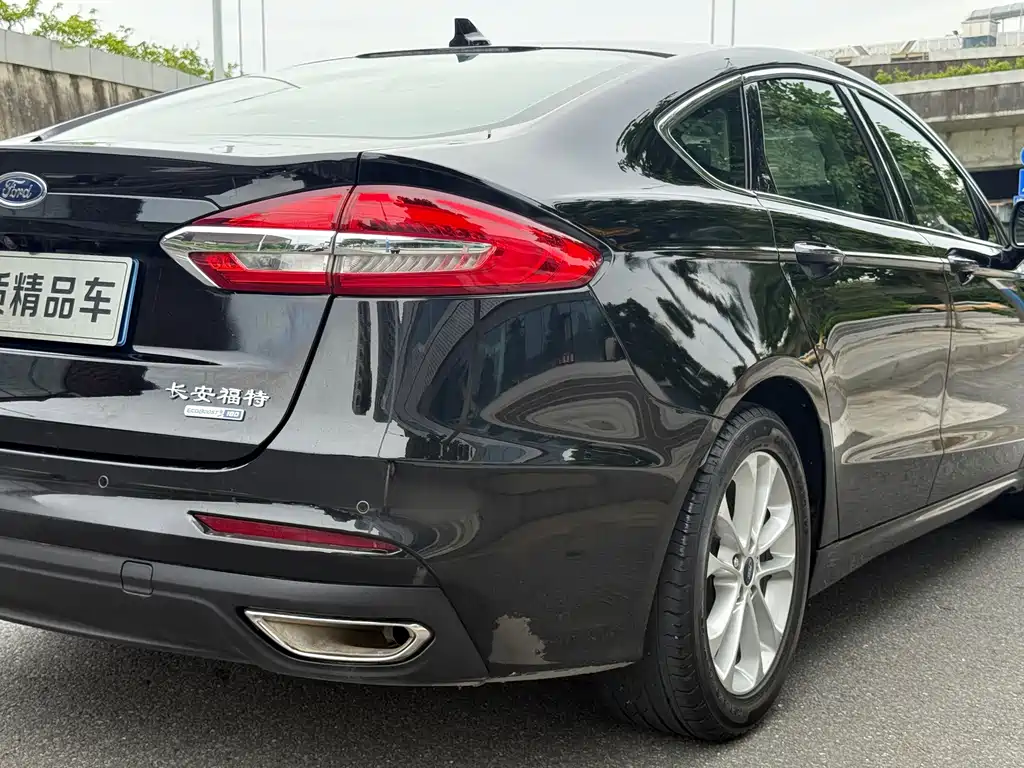 Ford Mondeo — миниатюра 11