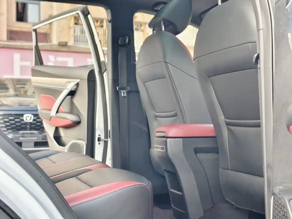 Geely Binyue — миниатюра 14