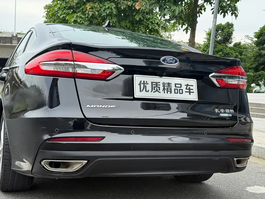 Ford Mondeo — миниатюра 12