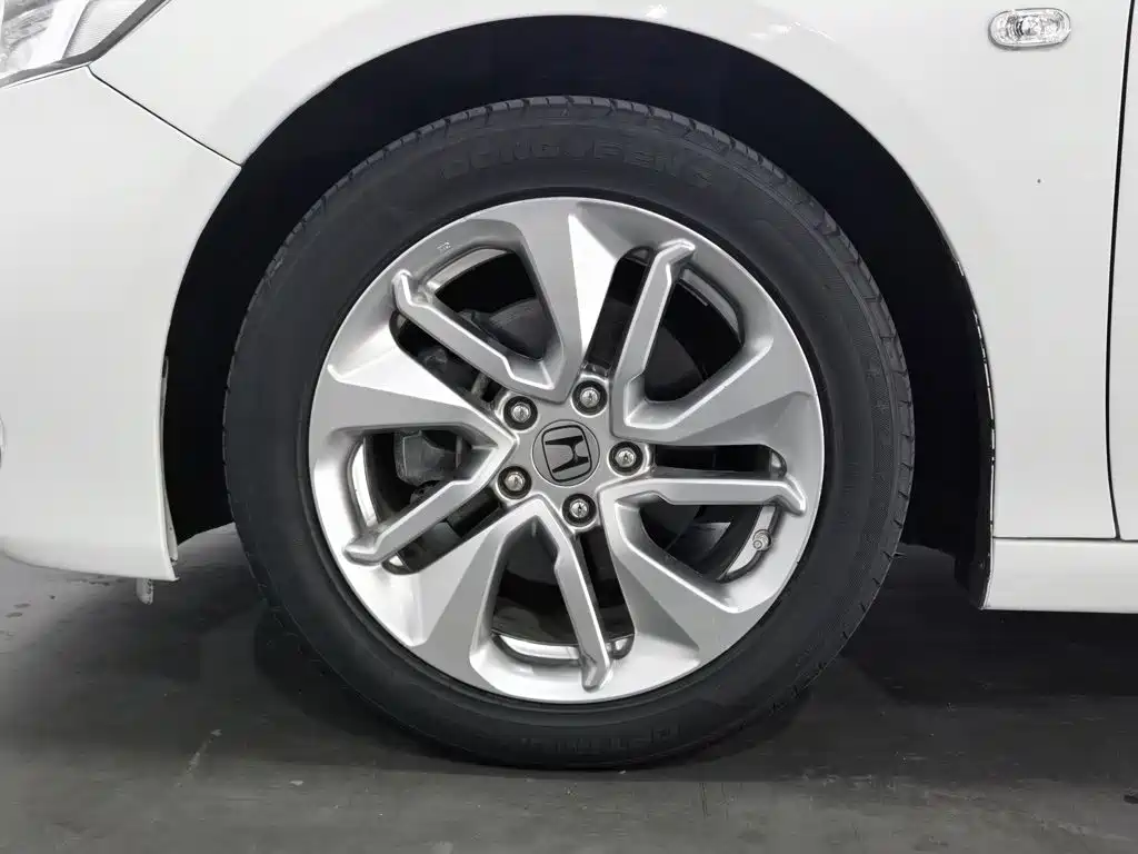 Honda Accord — миниатюра 17