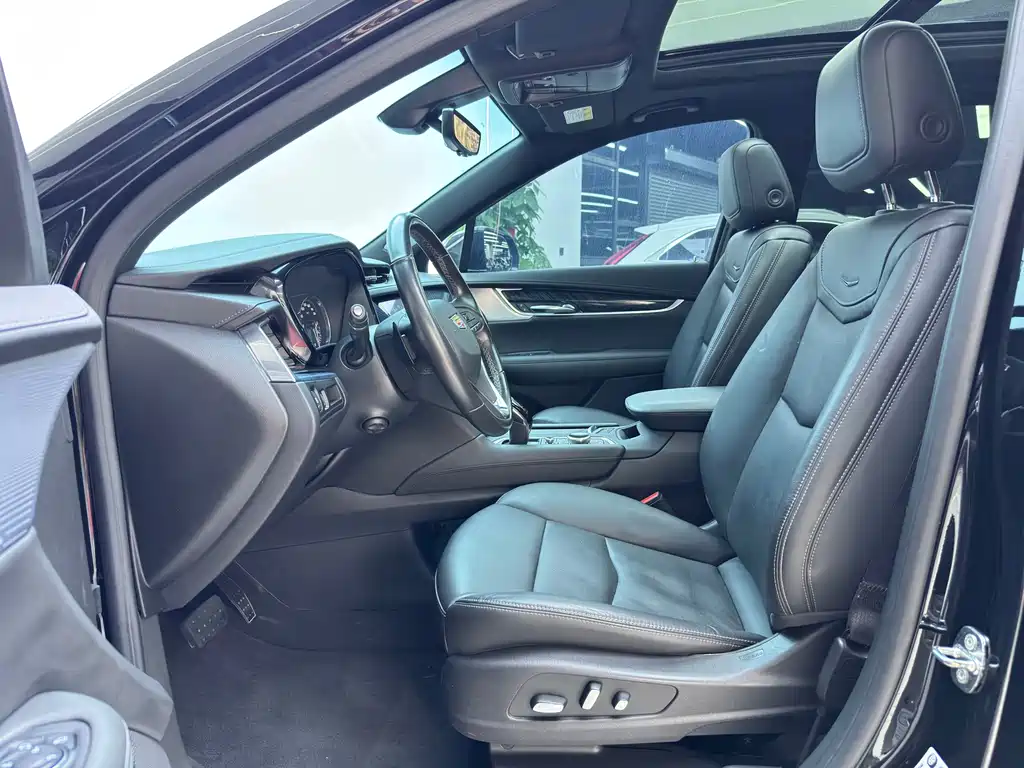 Cadillac XT6 — миниатюра 5