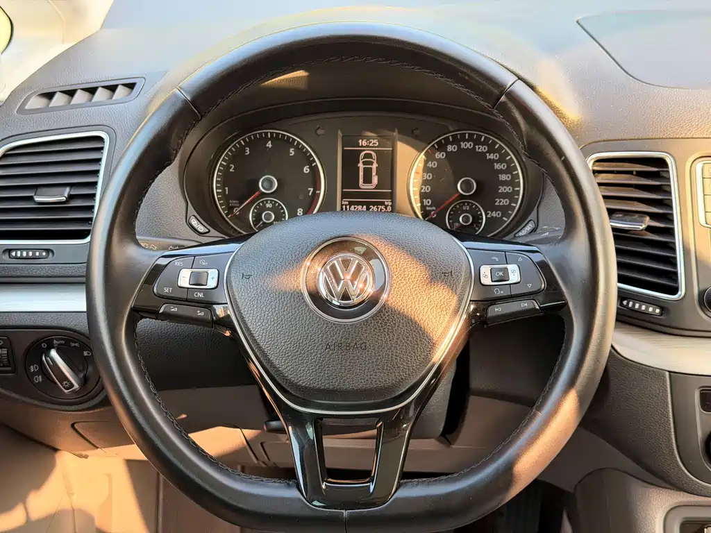 Volkswagen Sharan — миниатюра 11