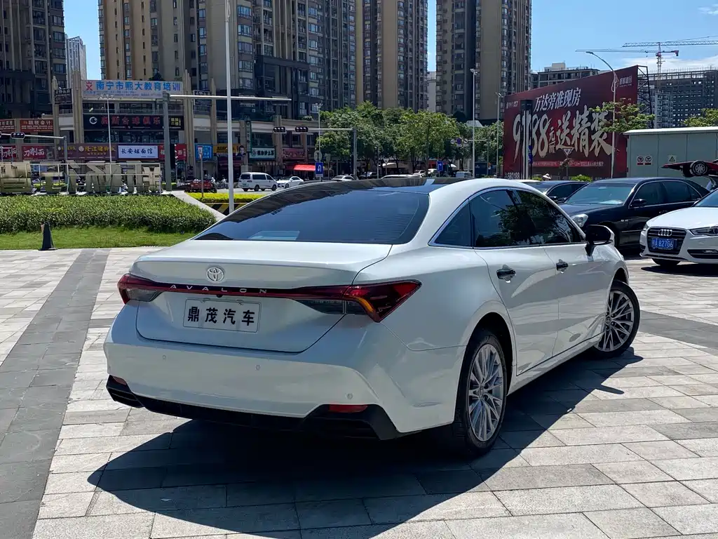 Toyota Avalon — миниатюра 7