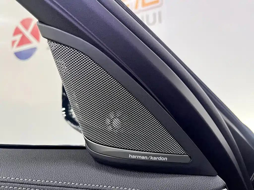 BMW 5 Series — миниатюра 7