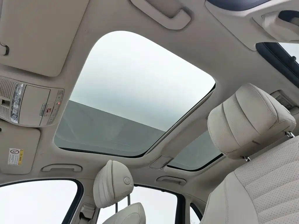 Mercedes-Benz E-Class — миниатюра 14
