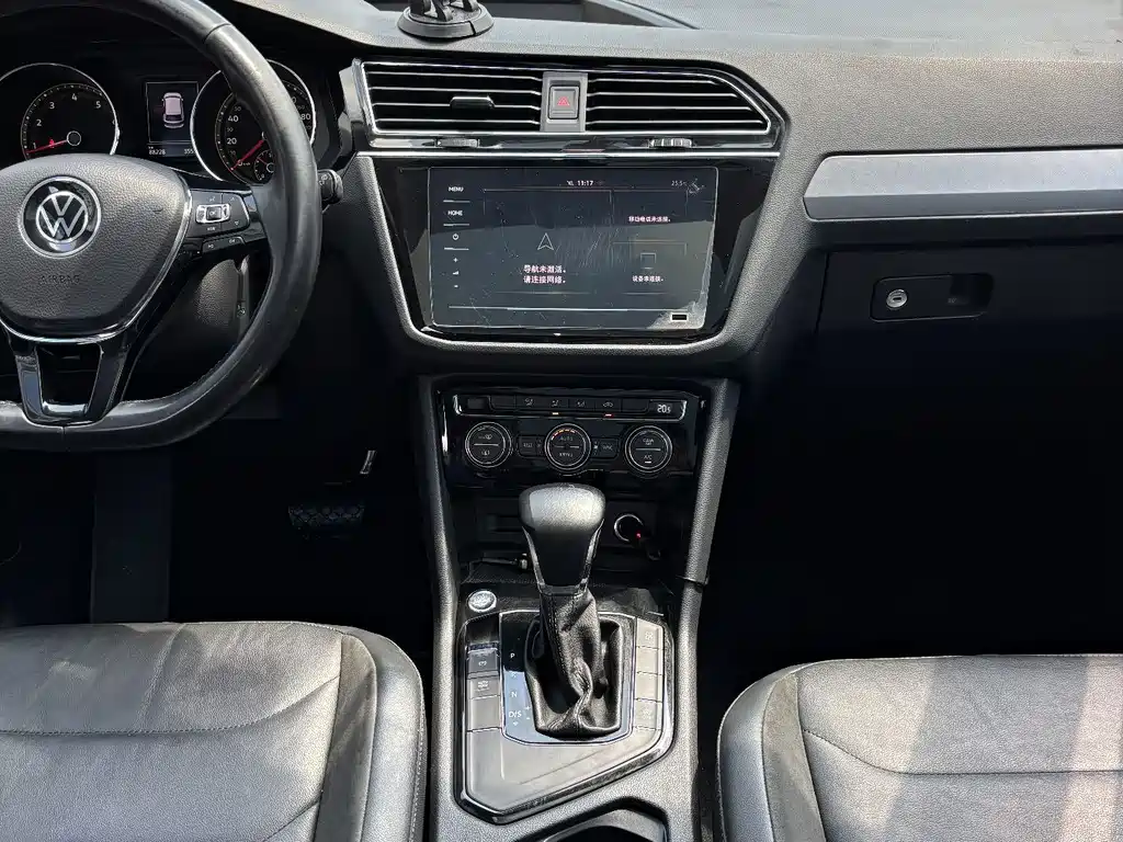 Volkswagen Tiguan L — миниатюра 10