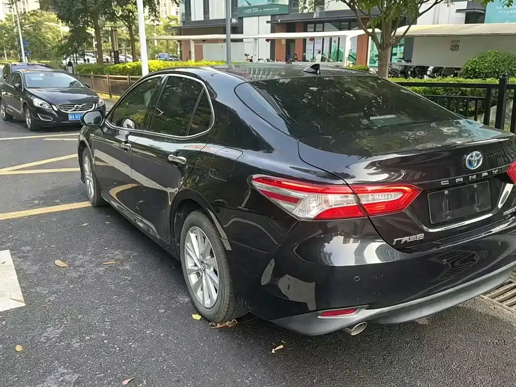 Toyota Camry — миниатюра 9