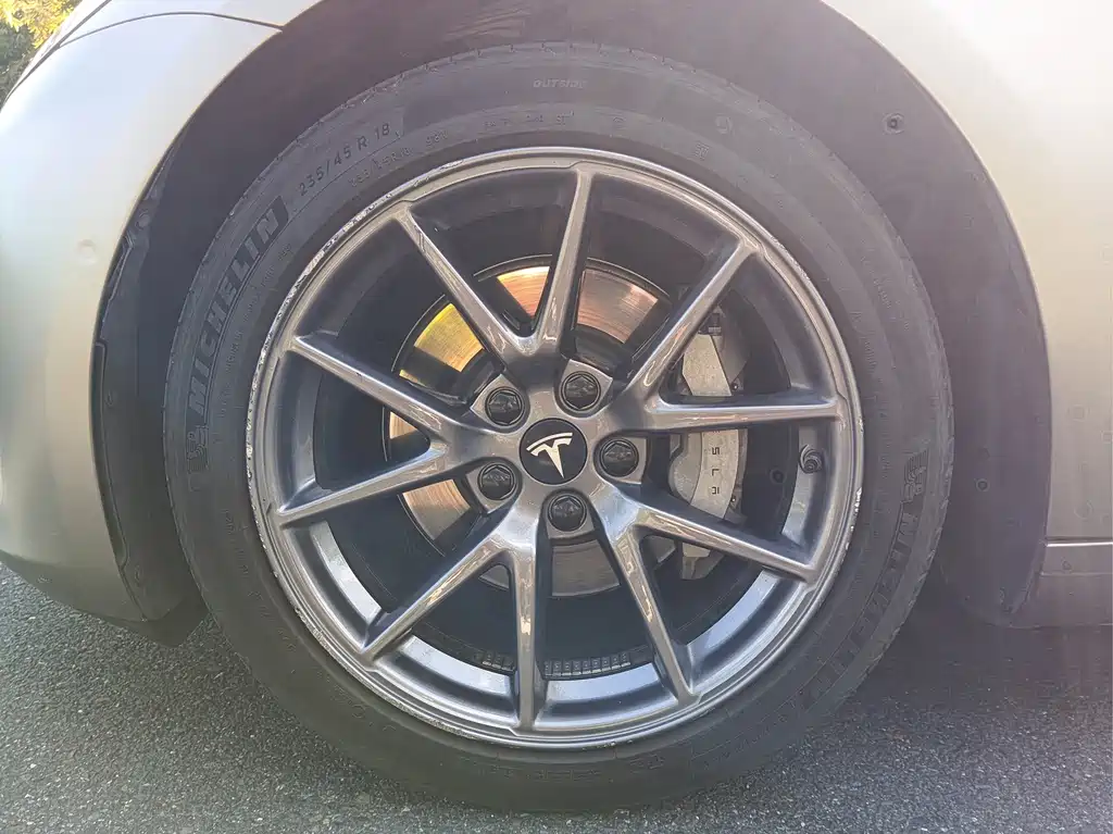 Tesla Model 3 — миниатюра 11