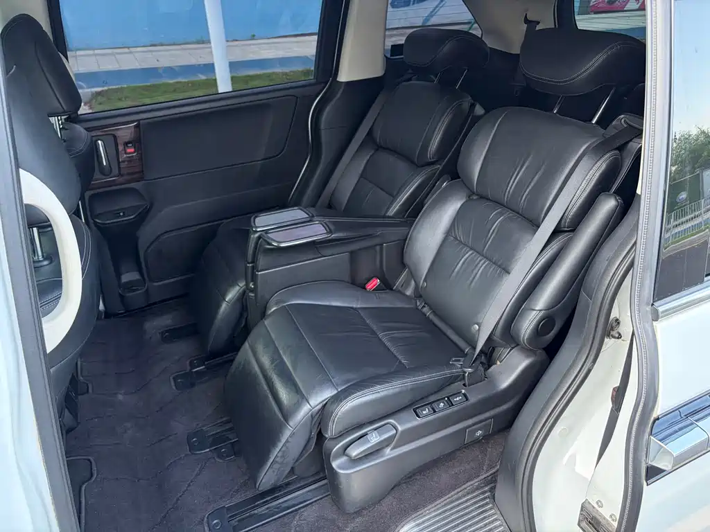 Honda Elysion — миниатюра 8