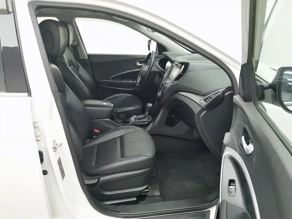 Hyundai Santa Fe — миниатюра 23