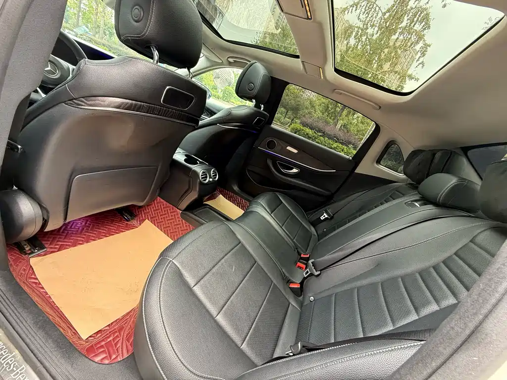 Mercedes-Benz E-Class — миниатюра 8