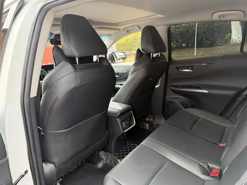 Toyota Venza 2023 2.0L CVT Luxury
