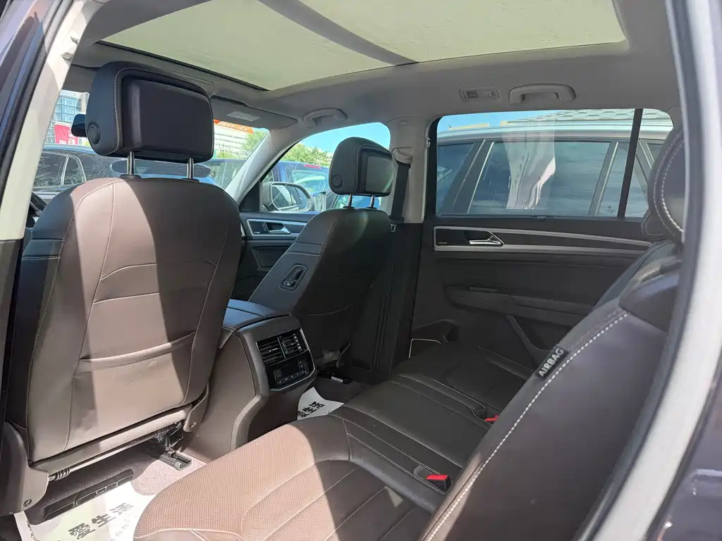 Volkswagen Teramont — миниатюра 10