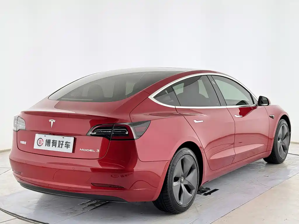 Tesla Model 3 — миниатюра 11