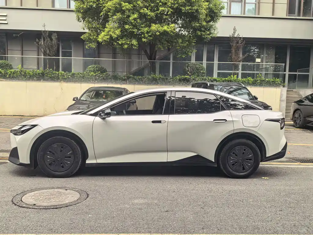 Toyota bZ3 — миниатюра 4