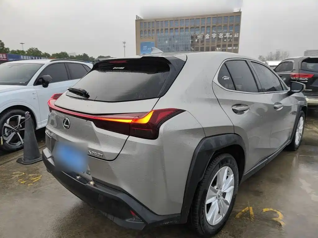 Lexus UX — миниатюра 7
