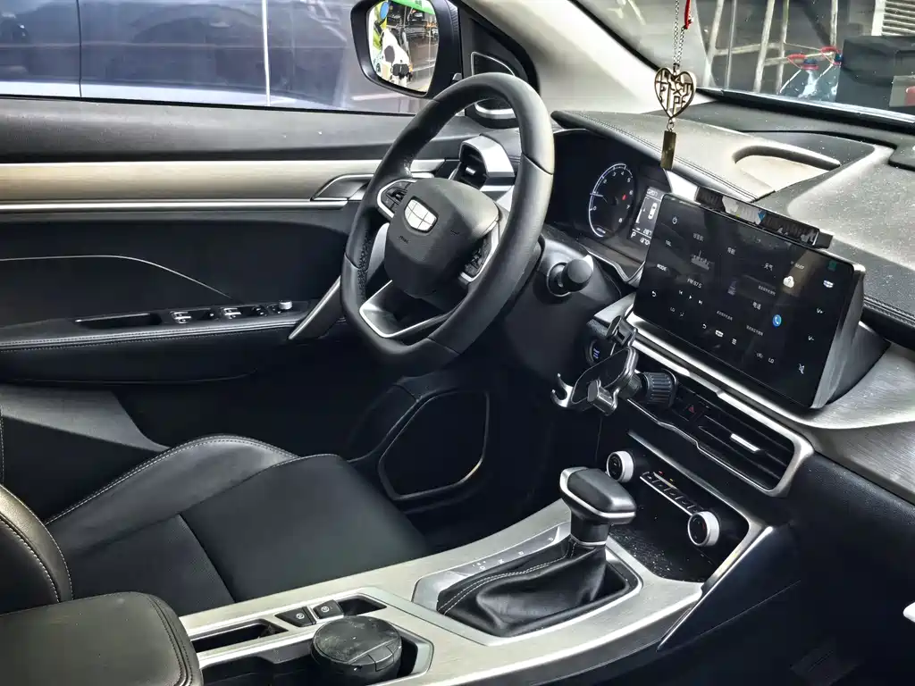 Geely Binyue — миниатюра 9