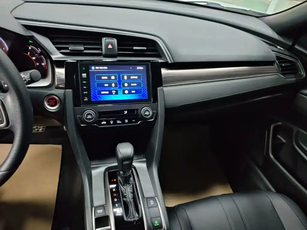 Honda Civic 2021 — фото 12