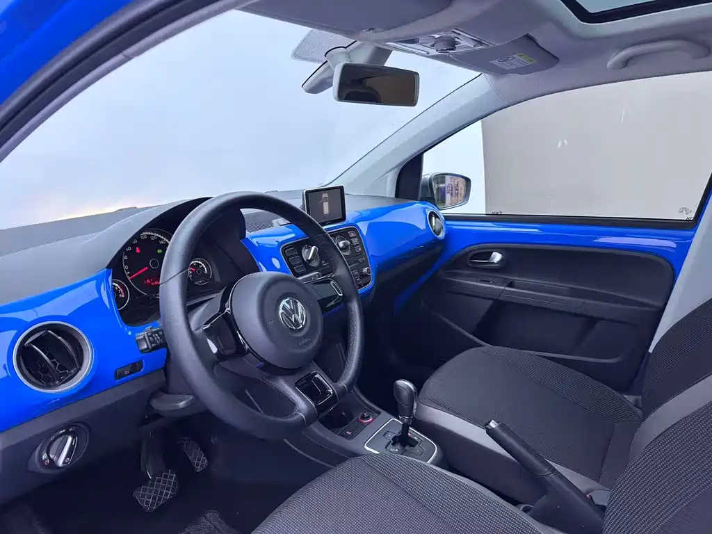 Volkswagen up! — миниатюра 4