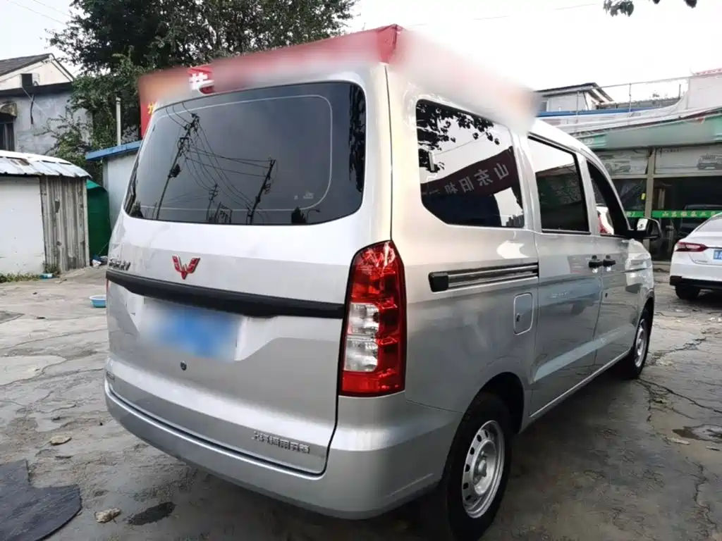 Wuling Hongguang V — миниатюра 7