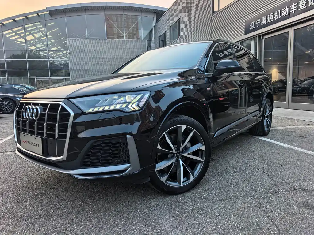 AUDI  Q7
