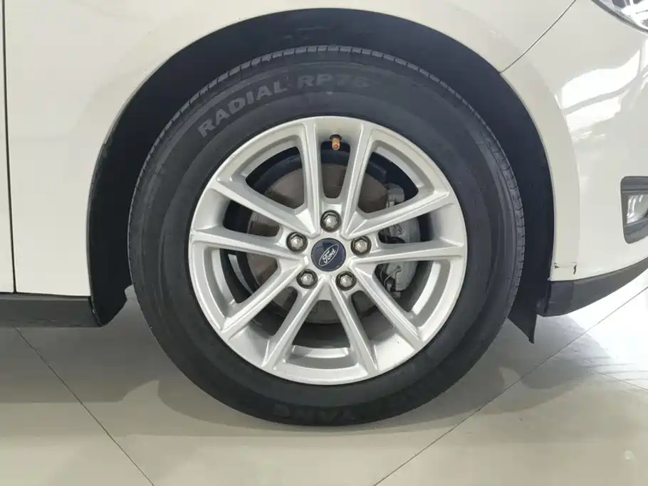 Ford Focus — миниатюра 6