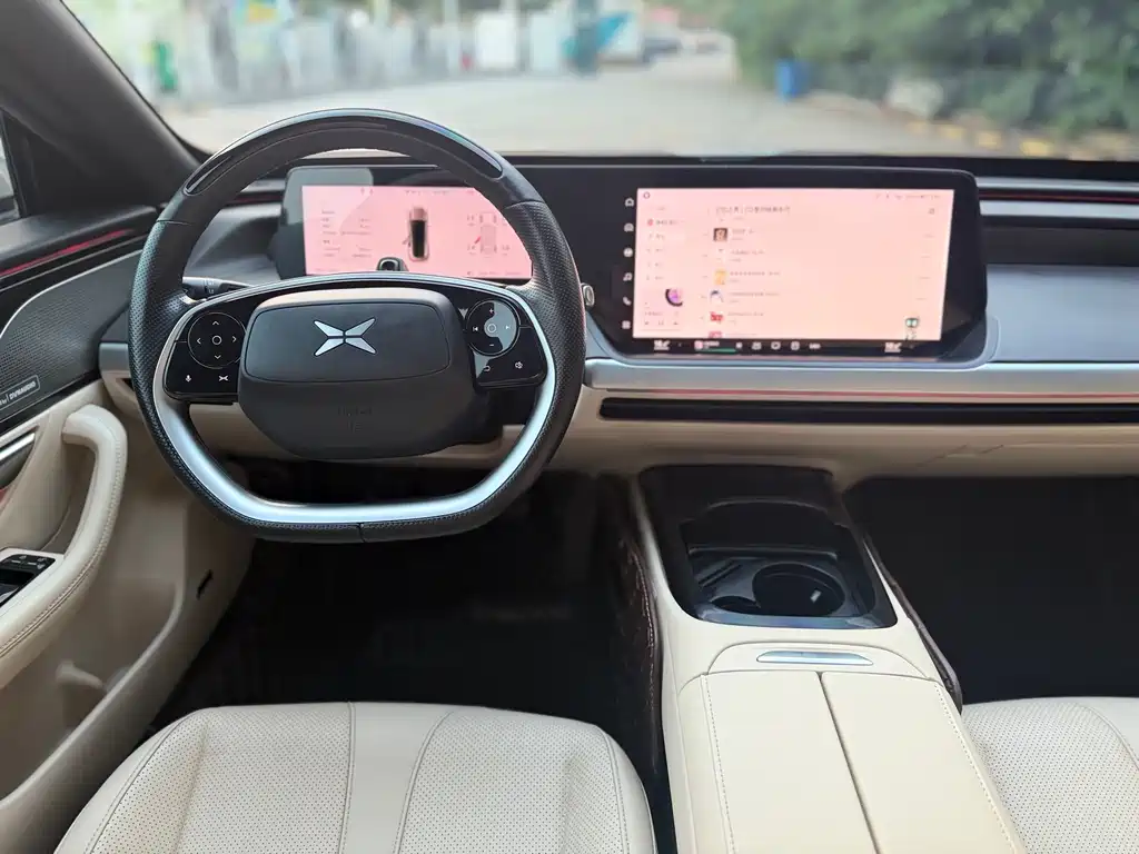 XPeng P7 — миниатюра 14
