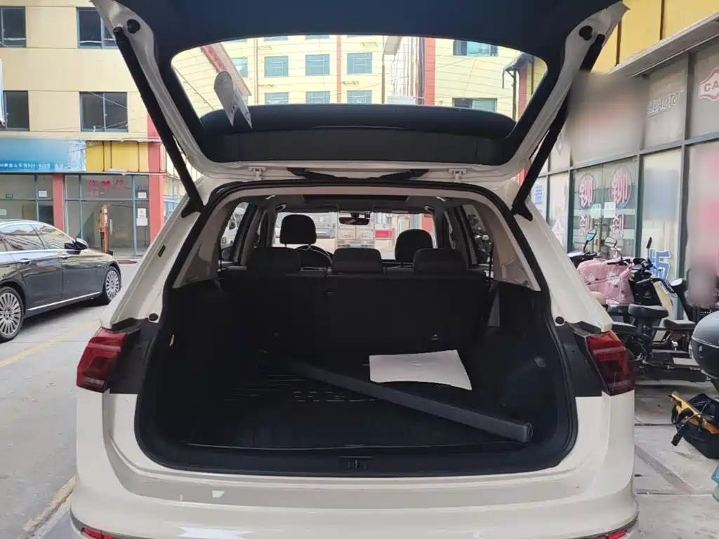 Volkswagen Tiguan L PHEV — миниатюра 19