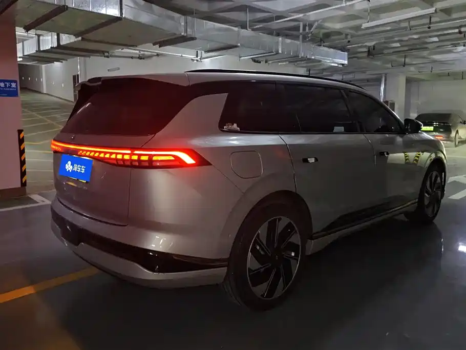 Dongfeng eπ008 2024 210Max 6 мест