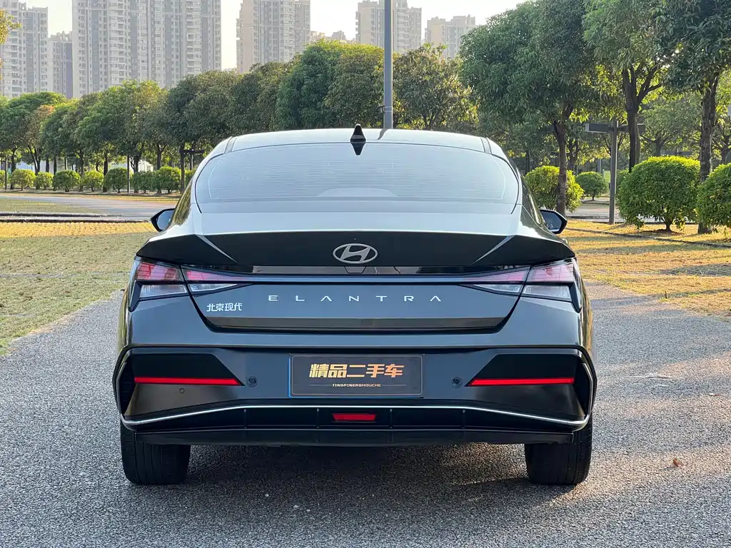 Hyundai Elantra — миниатюра 6