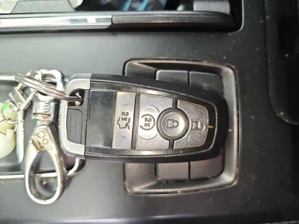 Ford Mondeo — миниатюра 9