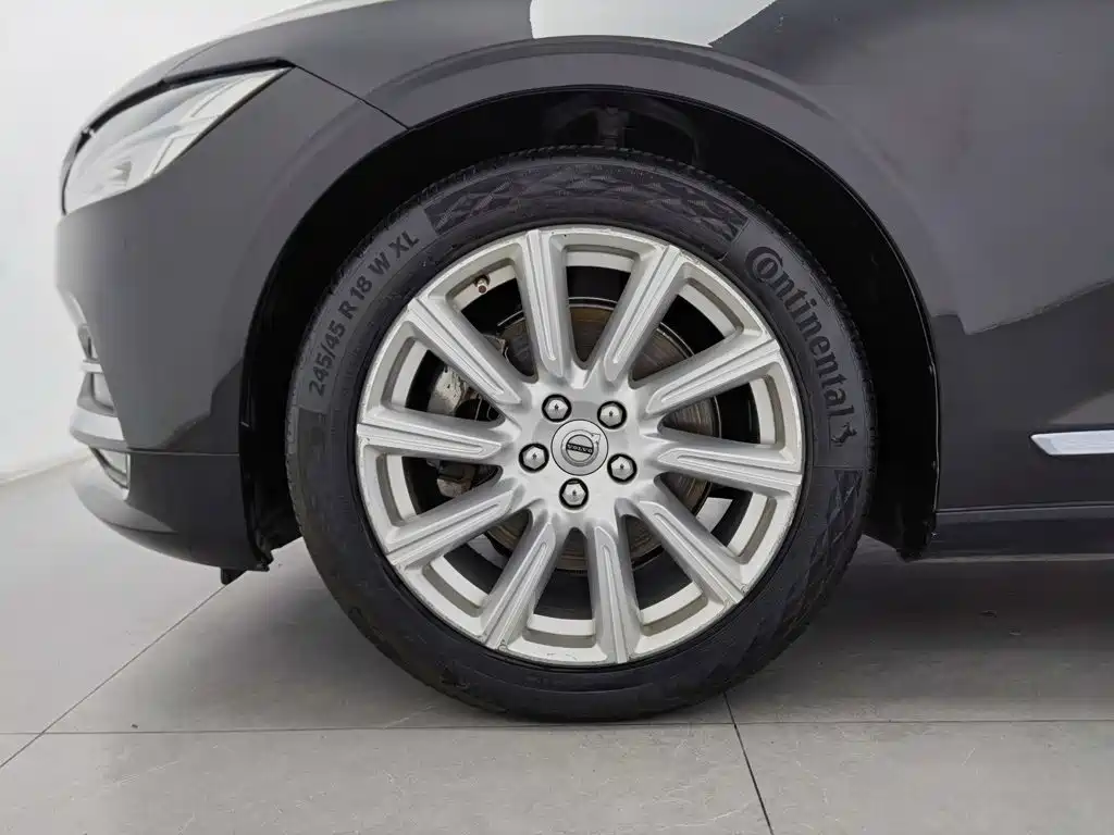 Volvo S90 — миниатюра 17