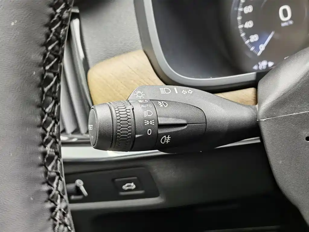 Volvo S90 — миниатюра 21