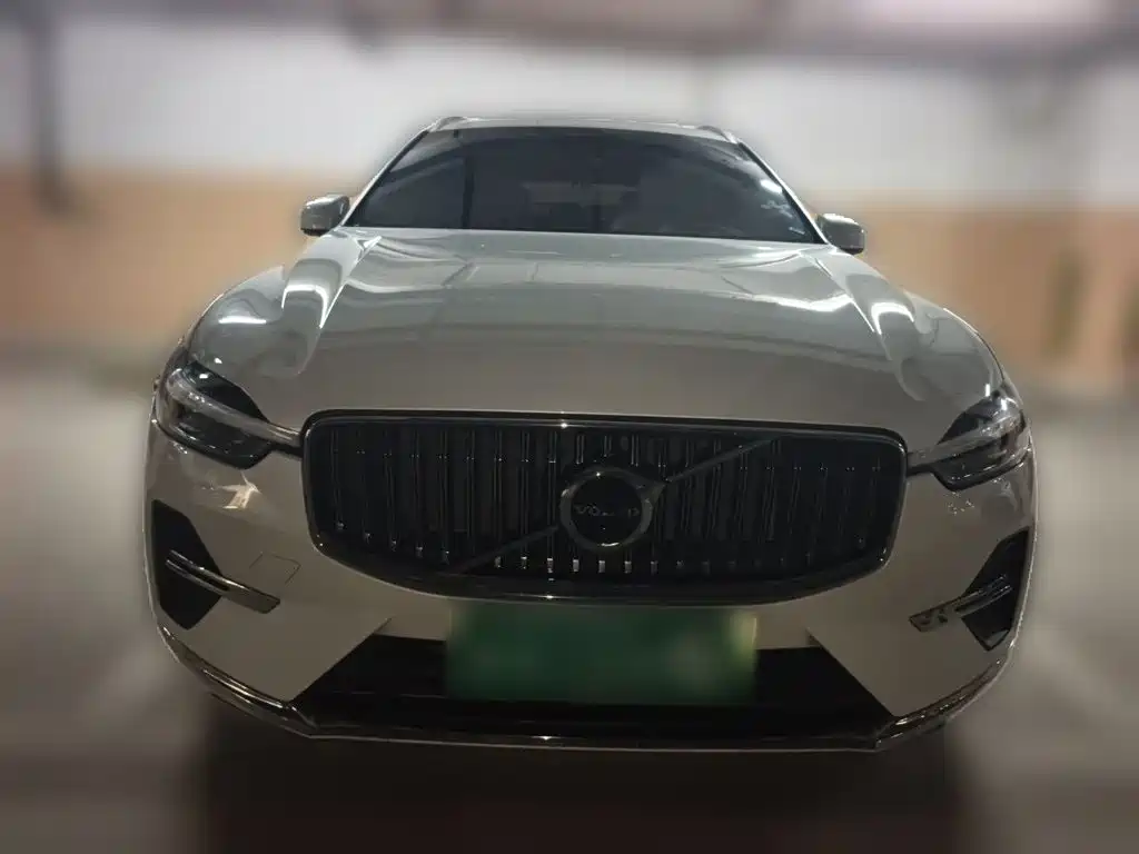 Volvo XC60 PHEV — миниатюра 2