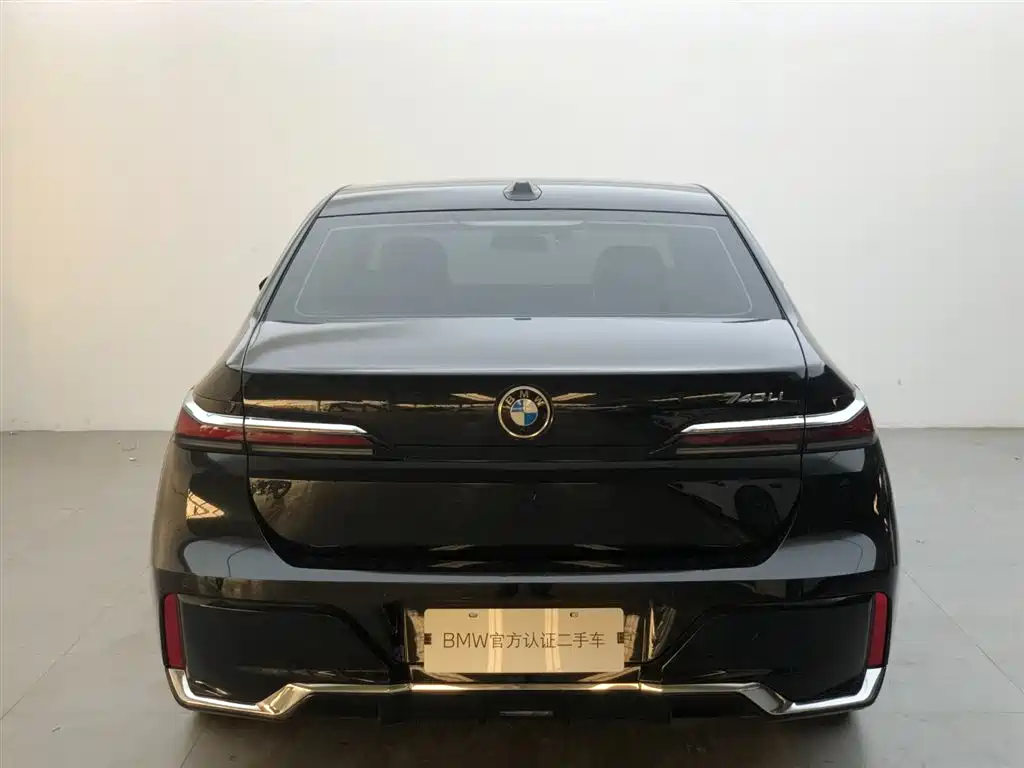 BMW  7 SERIES