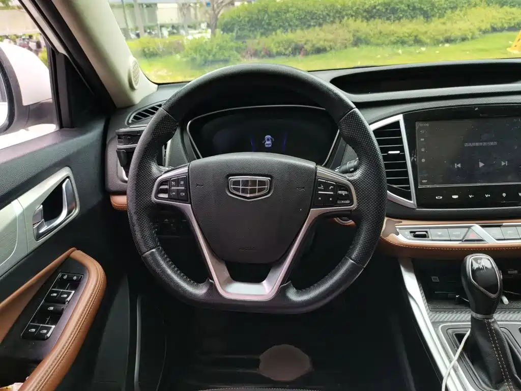 Geely Vision X6 — миниатюра 11
