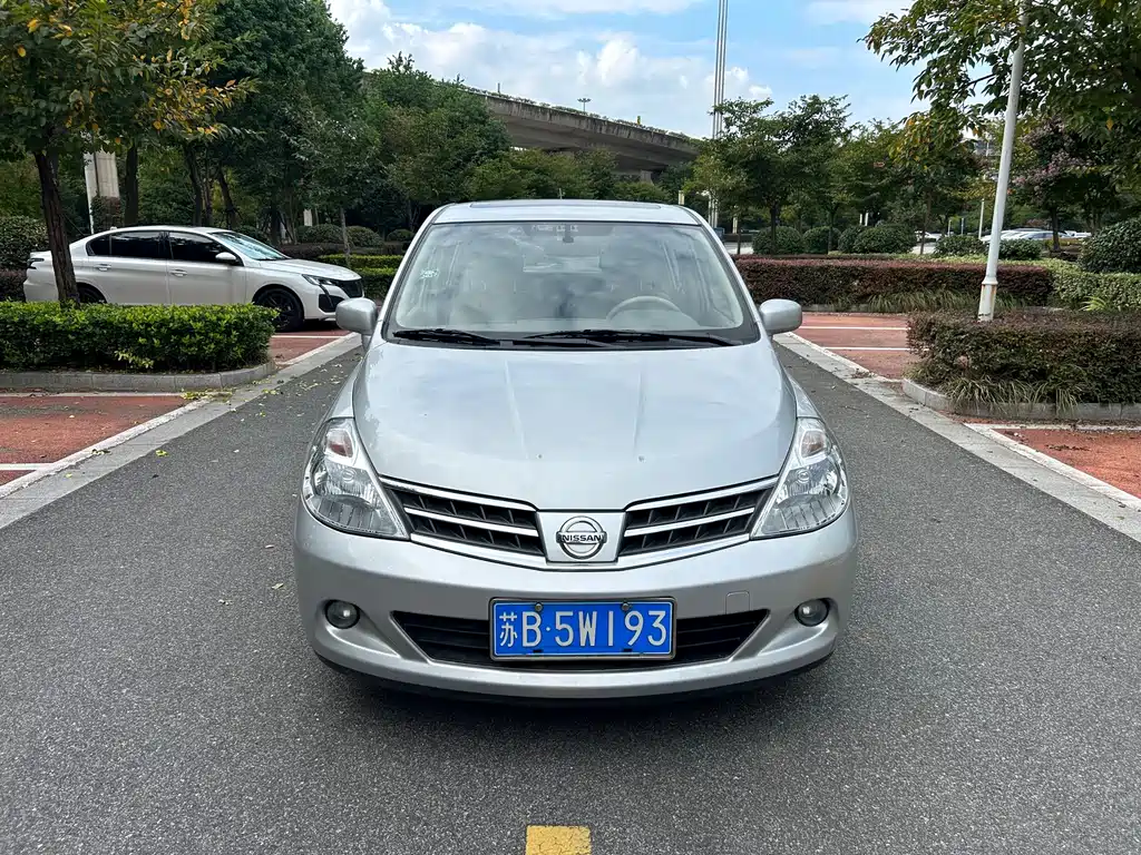 Nissan Tiida — миниатюра 2