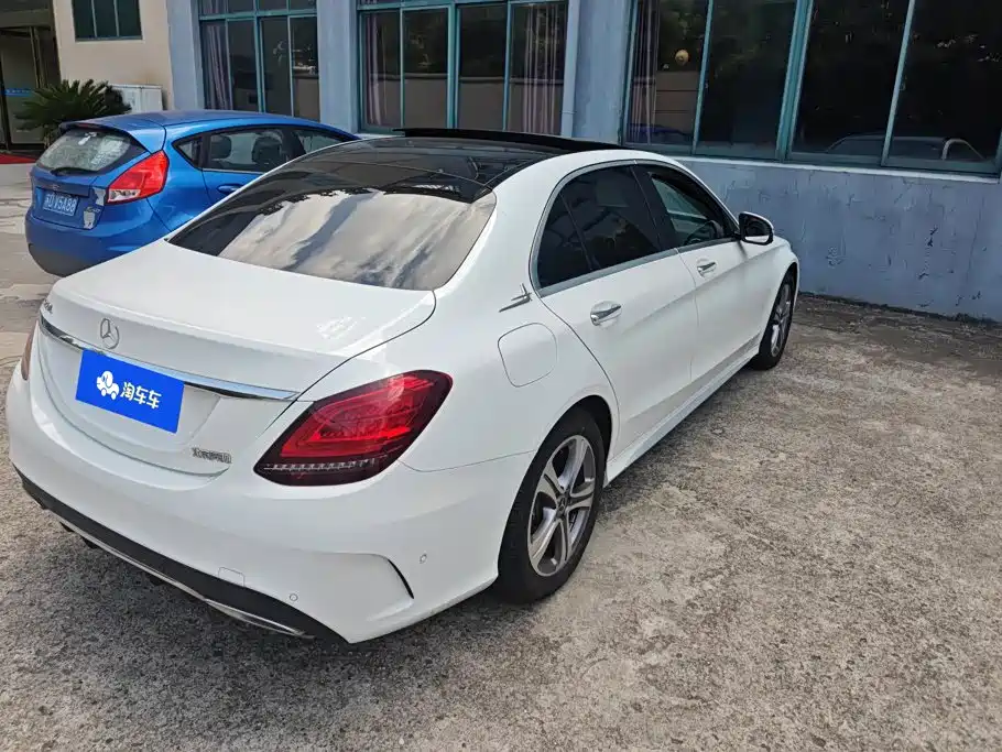 Mercedes-Benz C-Class — миниатюра 3