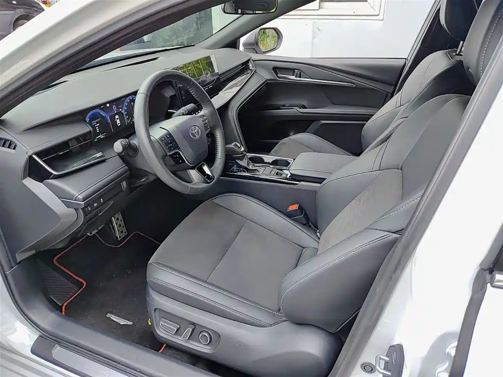 Toyota Camry 2024 2.0HXS Sport Plus