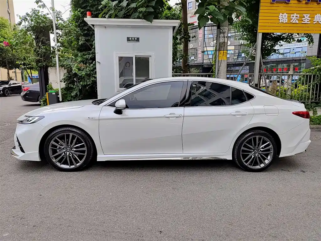 Toyota Camry 2024 2.0HXS Sport Plus