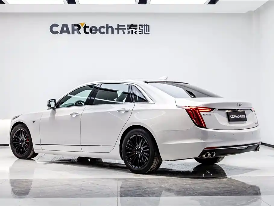 CADILLAC CT6