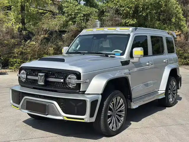 TANK CO CREATION TANK 300