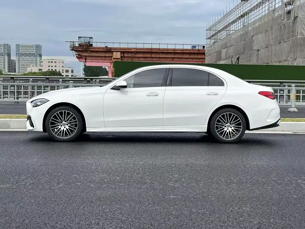 Mercedes-Benz C-Class — миниатюра 3