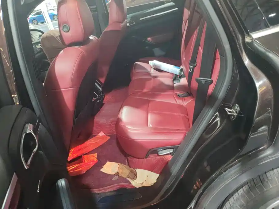 Porsche Cayenne — миниатюра 11