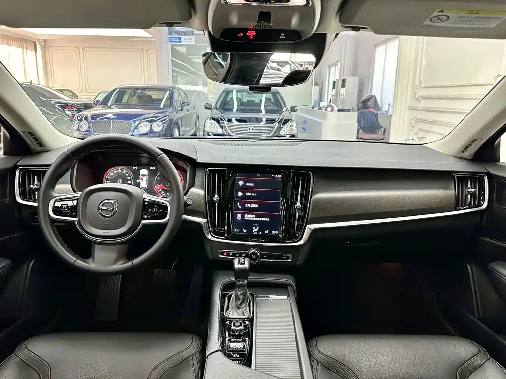 Volvo V90 — миниатюра 10
