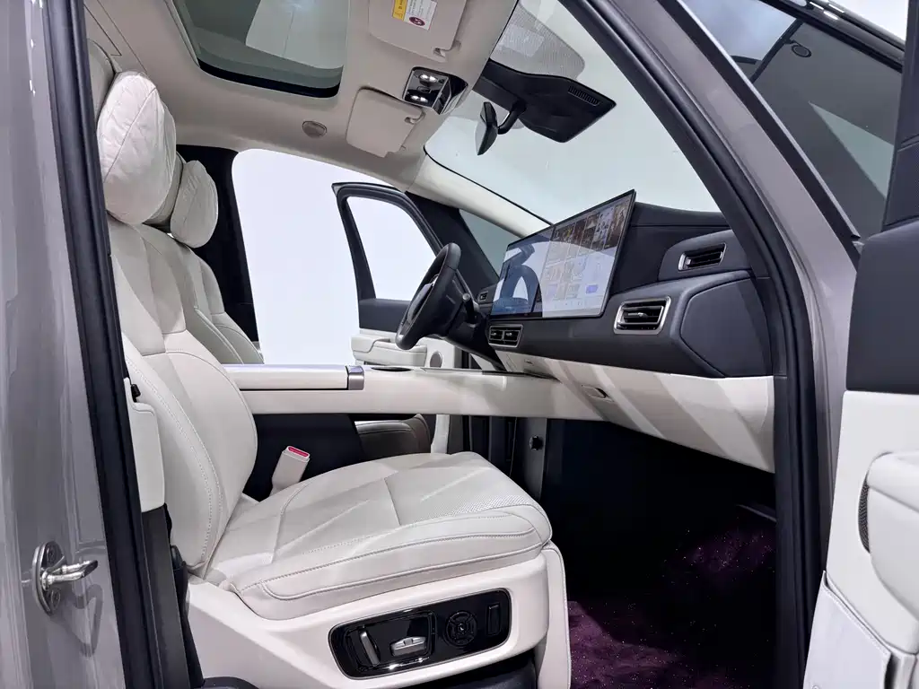 Li Auto MEGA 2025 Home