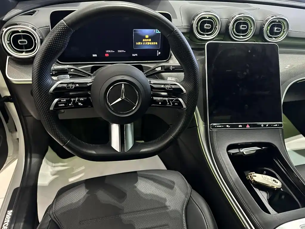 Mercedes-Benz C-Class 2024 — фото 3