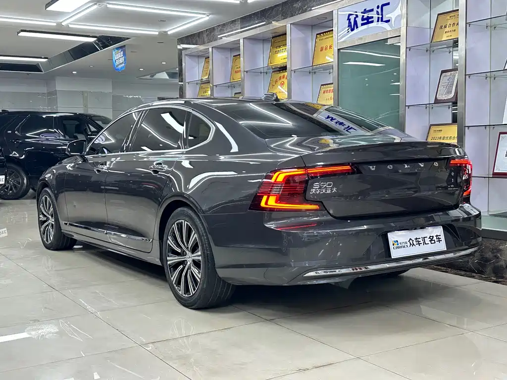 Volvo S90 — миниатюра 4