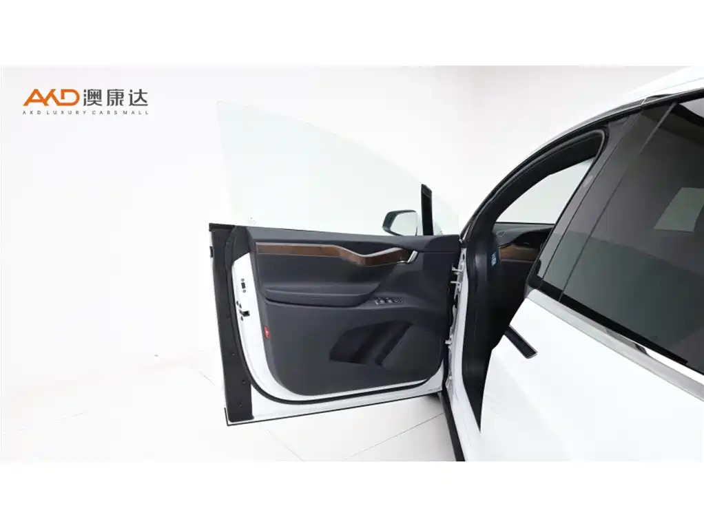 Tesla Model X — фотографии объявления, Фото 11