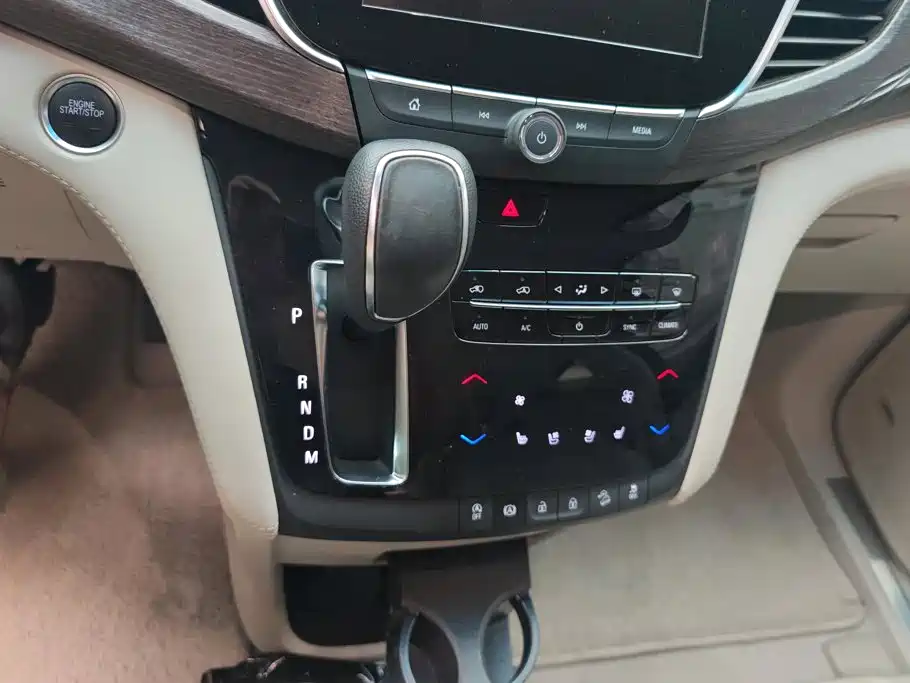 Buick GL8 — миниатюра 16